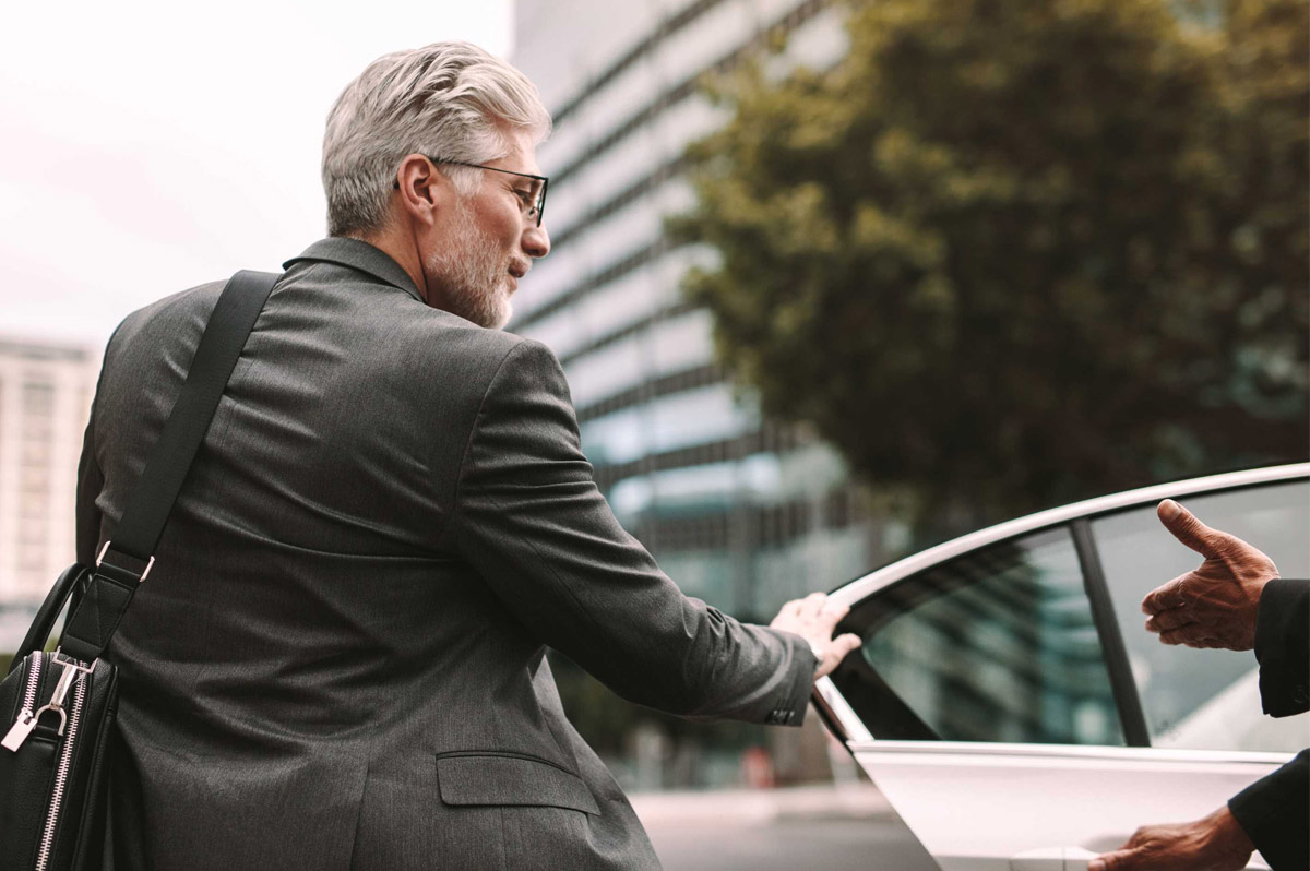 Connecticut to NYC Airports: Car Service Options