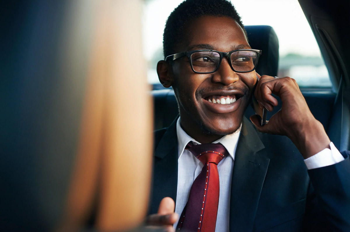 Chauffeured Limo Services to Danbury Municipal Airport (DXR)