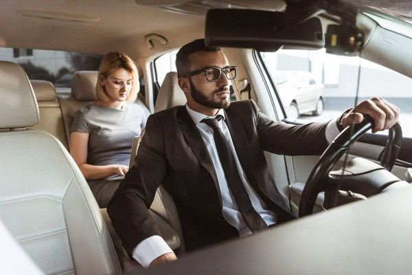 Berlin CT Car Service – Luxury Airport & Limo Transportation